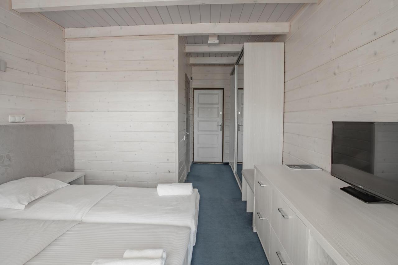 Wellland Hotel Jaremtsche Exterior foto
